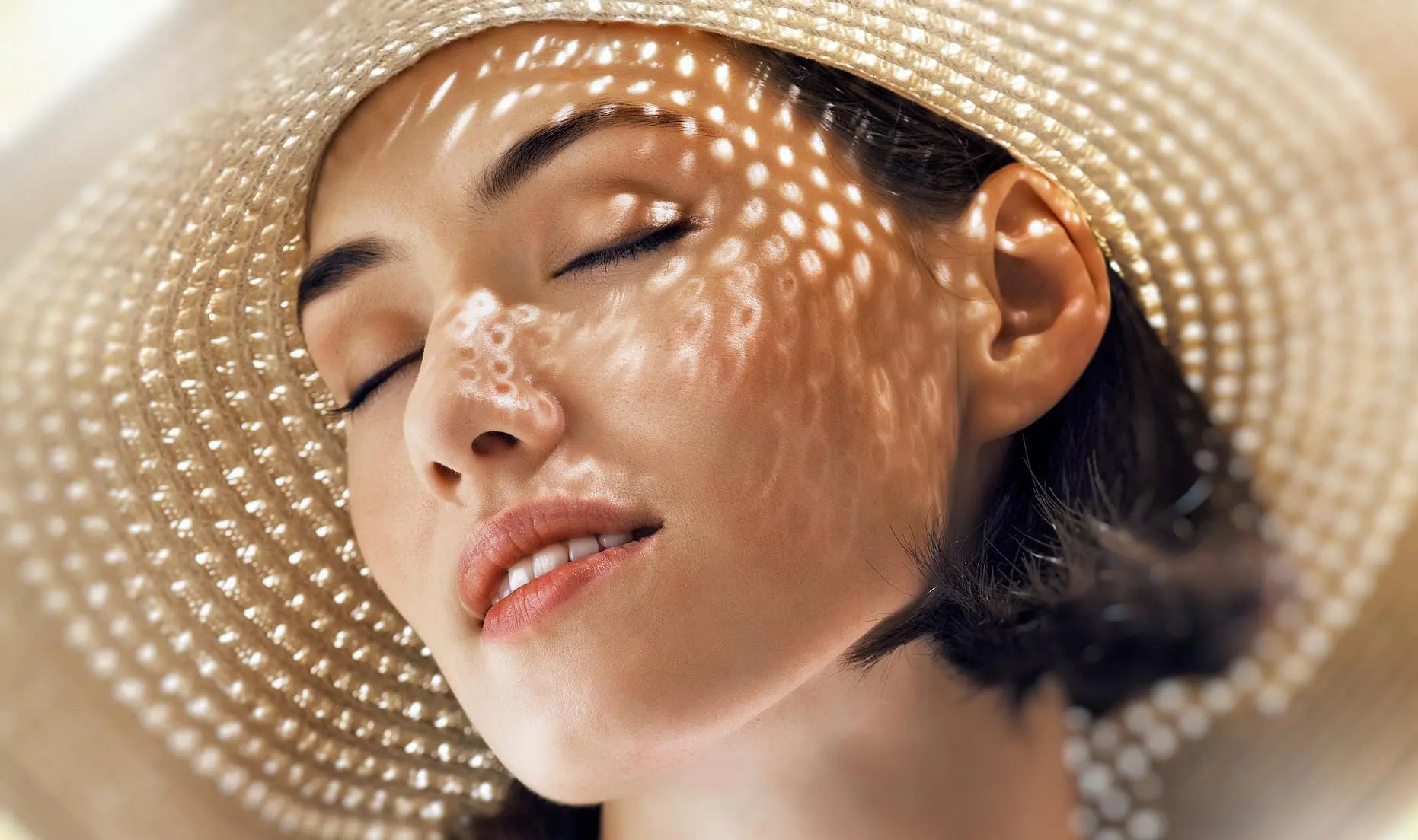 Przebarwienia posłoneczne – jak zaradzić i co suplementować?